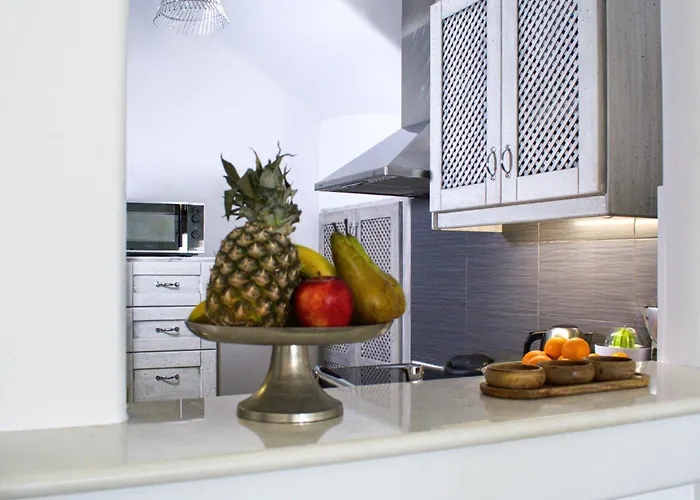 Aegean Queen - Onar Collection * Naousa (Paros)